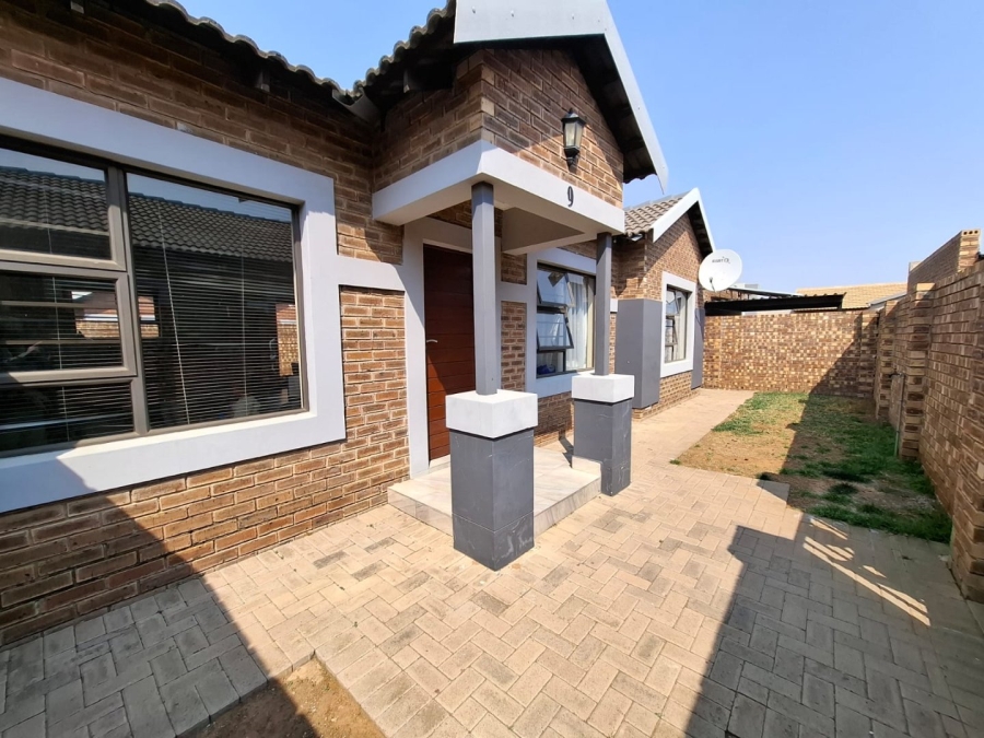 2 Bedroom Property for Sale in Heuwelsig Free State